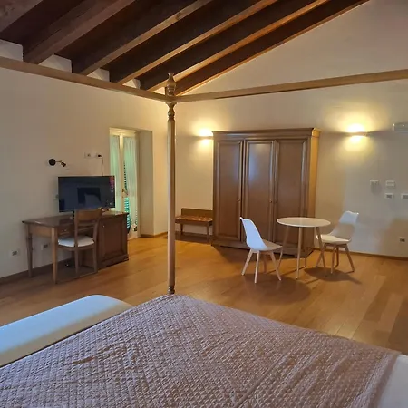 Palazzo Costa 4*