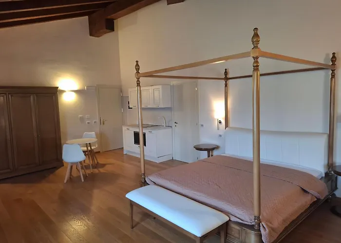 Palazzo Costa 4*